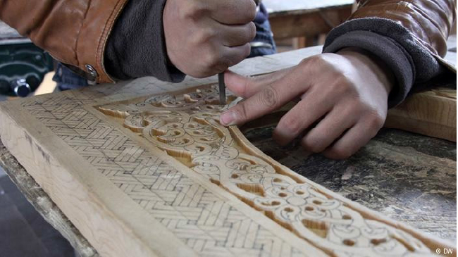 وزارت معارف کارگران را آموزش می‌دهد